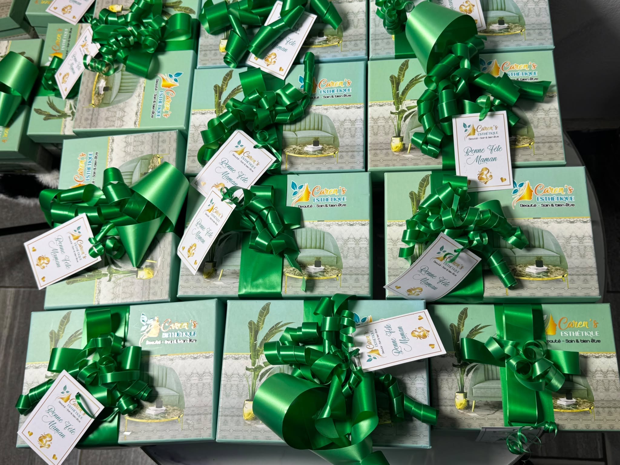 Coffrets cadeaux personnalisés Caren's Esthétique