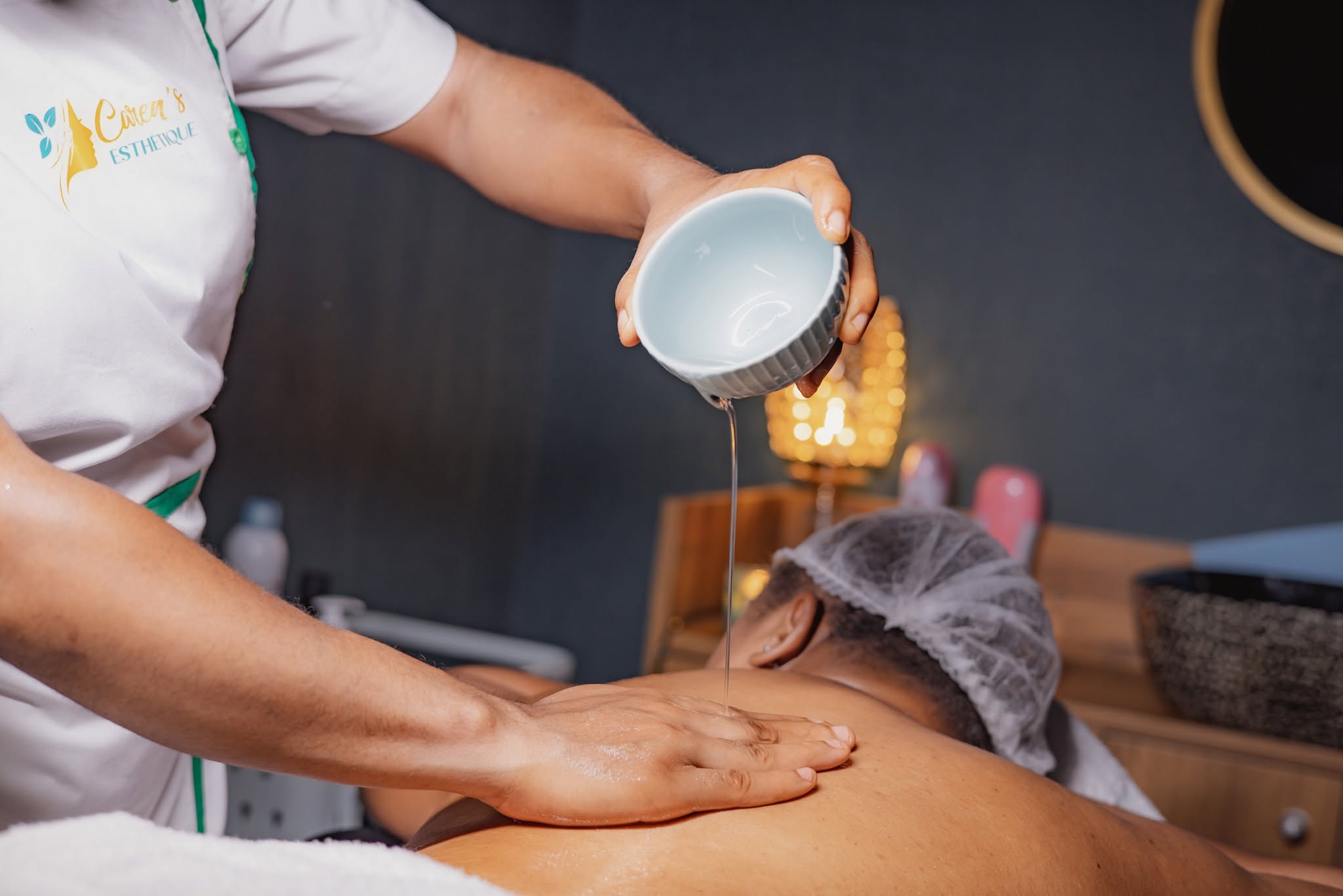 Massage relaxant à l'huile